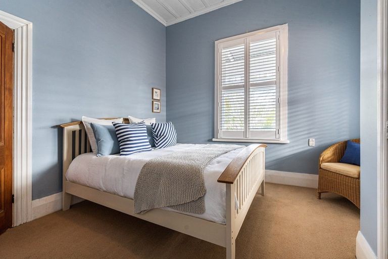 Photo of property in 32 Hastings Parade, Devonport, Auckland, 0624