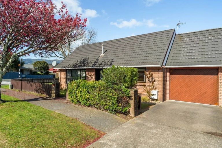 Photo of property in 52 Mcparland Street, Ebdentown, Upper Hutt, 5018