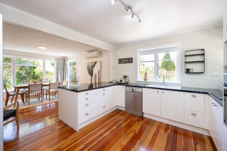 Photo of property in 18 Margaret Avenue, Havelock North, 4130