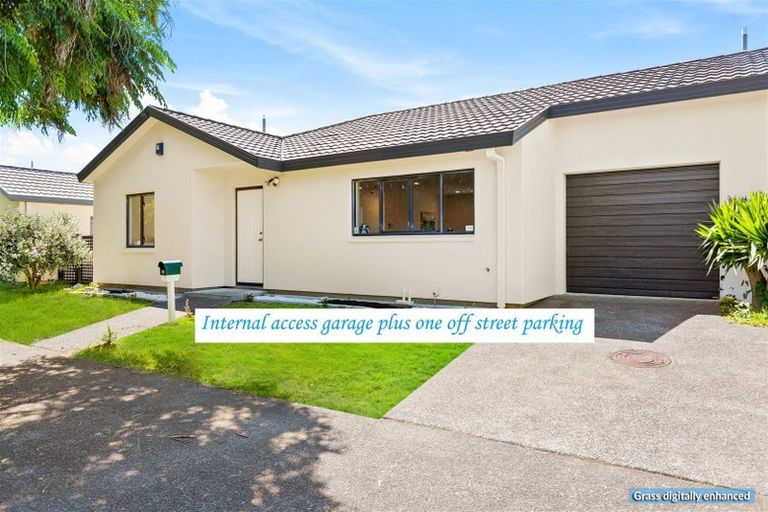 Photo of property in 9/17 Neta Grove, Henderson, Auckland, 0612
