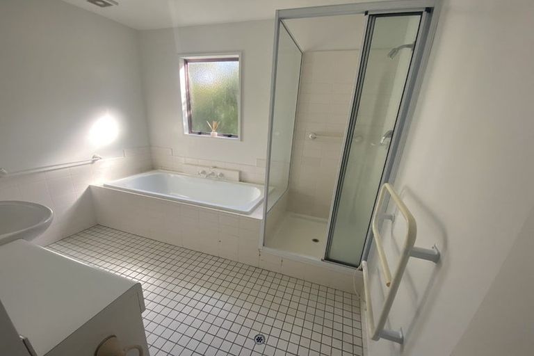 Photo of property in 73 Cliff Road, Torbay, Auckland, 0630