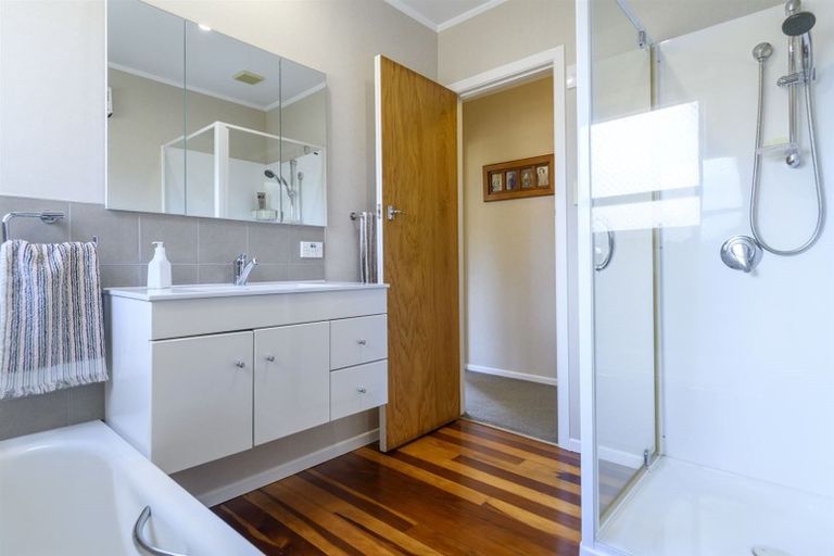 Photo of property in 18 Karaka Road, Otumoetai, Tauranga, 3110