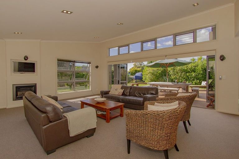 Photo of property in 9 Taunui Place, Cooks Beach, Whitianga, 3591