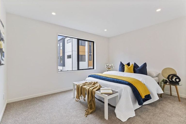 Photo of property in 2/62 Smythe Road, Henderson, Auckland, 0612