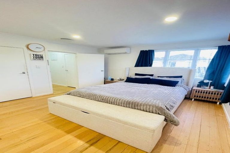 Photo of property in 60 Glen Marine Parade, Glendene, Auckland, 0602