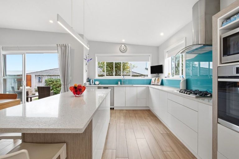 Photo of property in 24 Coast Boulevard, Papamoa Beach, Papamoa, 3118