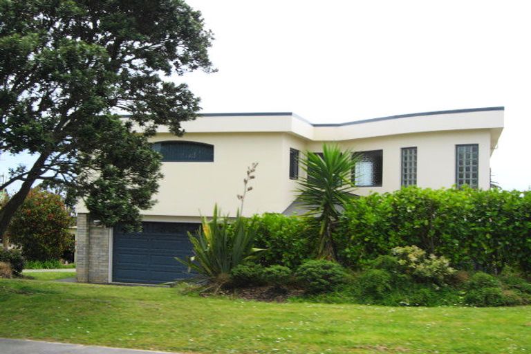 Photo of property in 122 Pacific Parade, Army Bay, Whangaparaoa, 0930