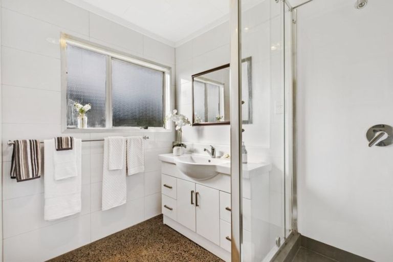 Photo of property in 21 Calthorp Close, Favona, Auckland, 2024