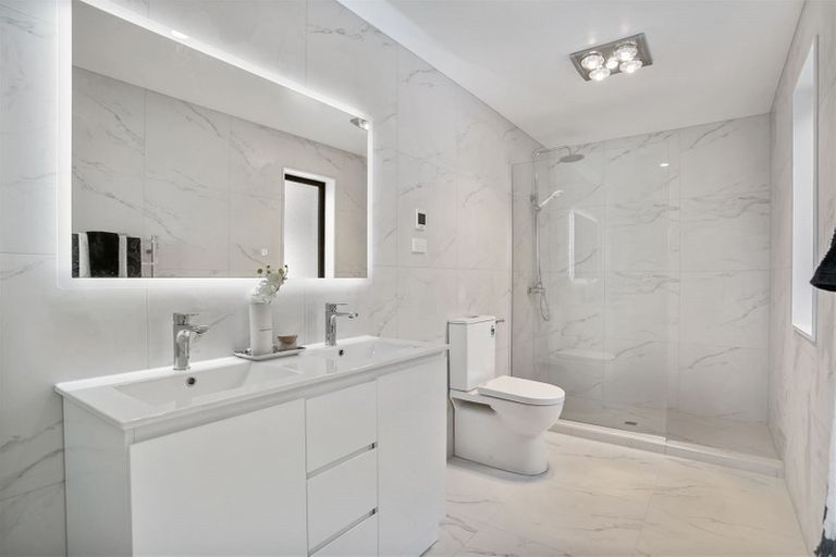 Photo of property in 4 Matahae Drive, Flat Bush, Auckland, 2019