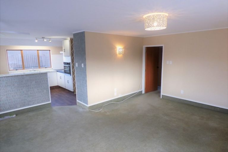 Photo of property in 17a Edgewater Parade, Waiuku, 2123