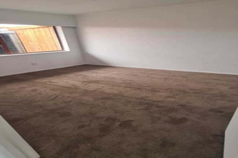 Photo of property in 2/76 Kenderdine Road, Papatoetoe, Auckland, 2025