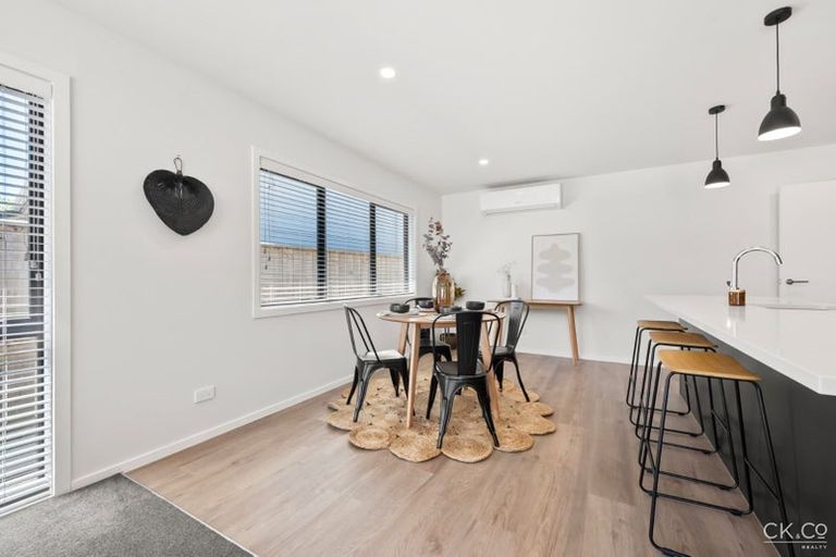 Photo of property in 33c Gemstone Drive, Birchville, Upper Hutt, 5018