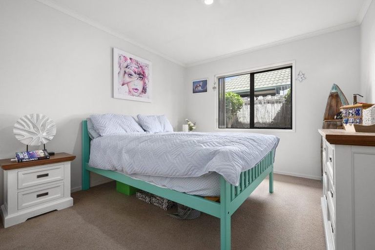 Photo of property in 28 Woodcroft Way, Pukekohe, 2120