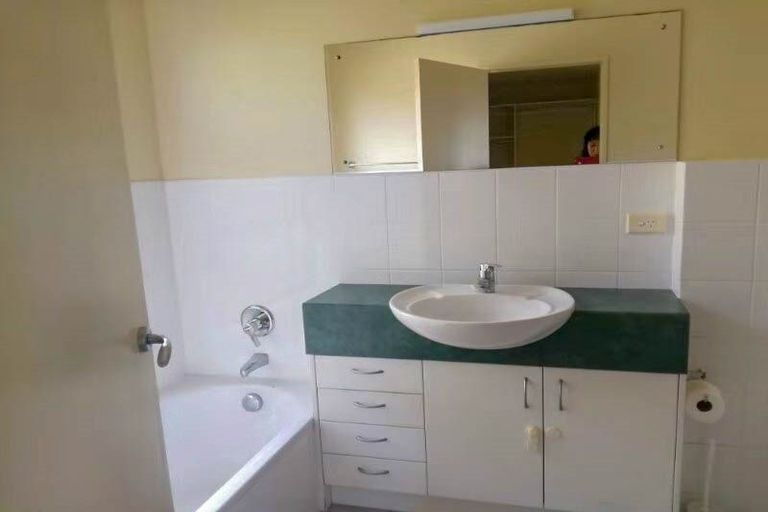 Photo of property in 20a Orchard Road, Waiake, Auckland, 0630