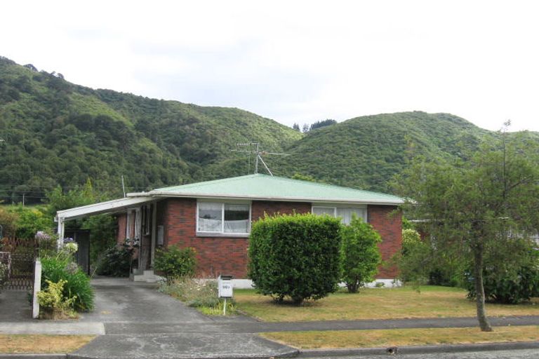 Photo of property in 98b Pasadena Crescent, Totara Park, Upper Hutt, 5018