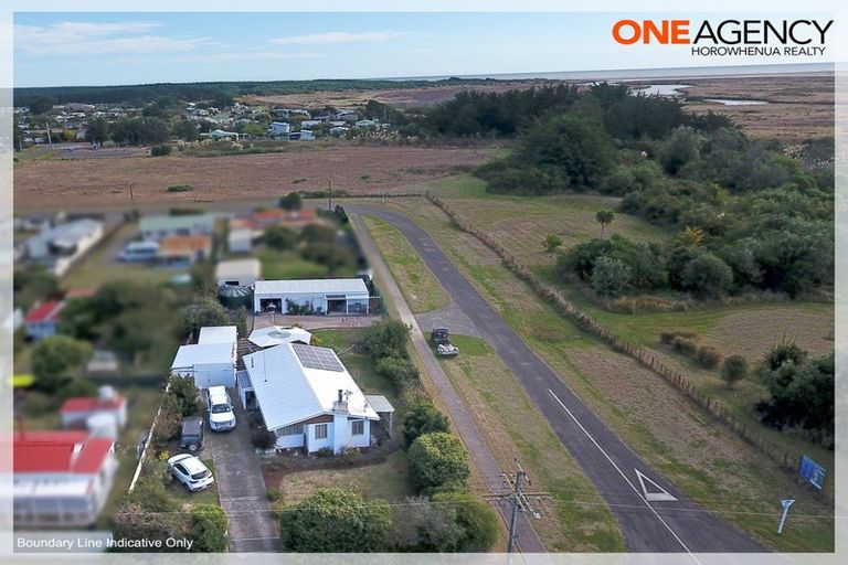 Photo of property in 12 Nuku Street, Tangimoana, 4822