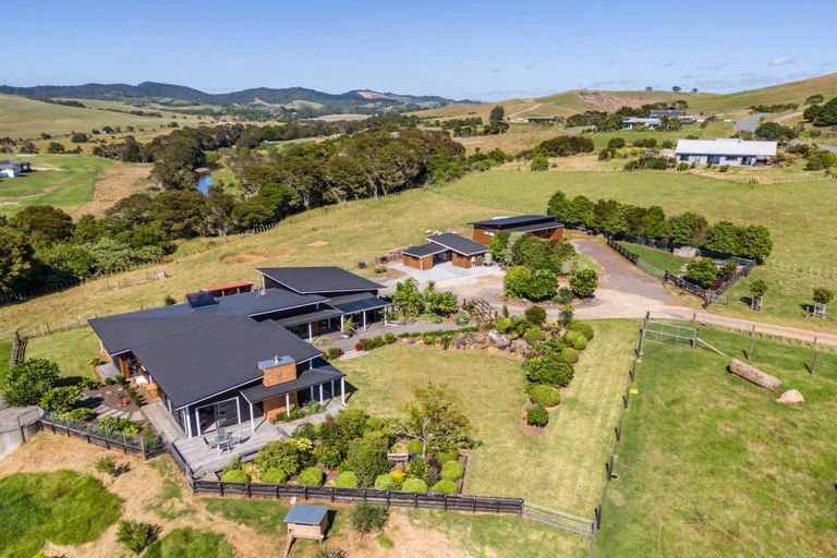 Photo of property in 65 Jamesons Esplanade, Haruru, 0204