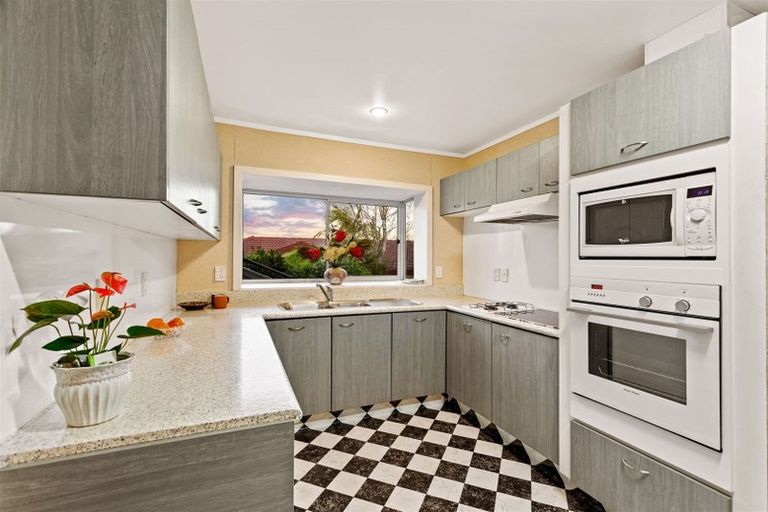 Photo of property in 31 Sturm Avenue, Massey, Auckland, 0614