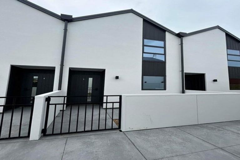 Photo of property in 5/9a Maronan Street, Woolston, Christchurch, 8023