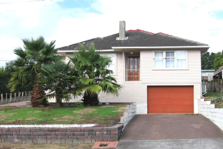 Photo of property in 19 Glen Marine Parade, Glendene, Auckland, 0602