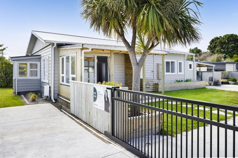 Photo of property in 23 Layard Street, Opunake, 4616