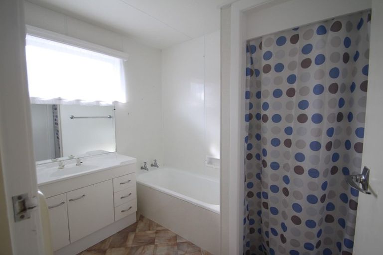 Photo of property in 23 Holland Road, Hillcrest, Auckland, 0627