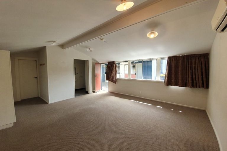 Photo of property in 12 Burrows Place, Ilam, Christchurch, 8041