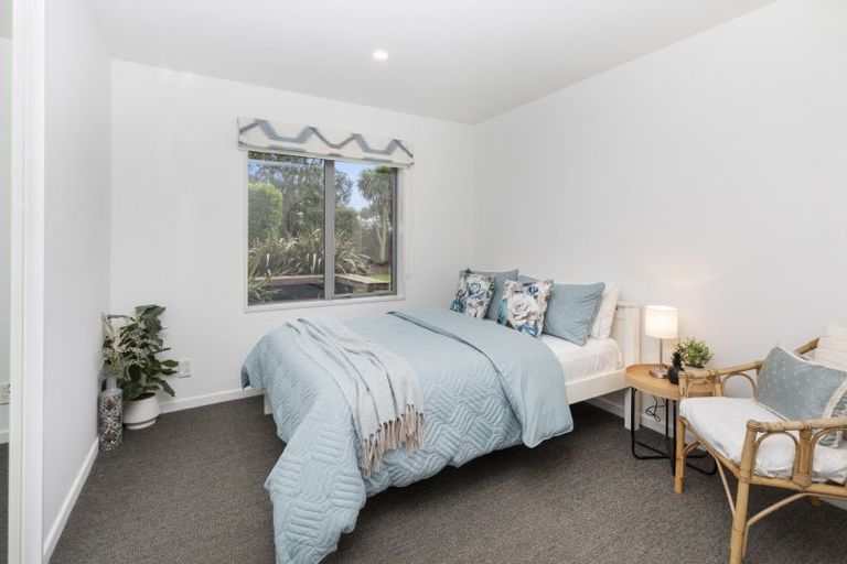 Photo of property in 20 Dunaverty Place, Broomfield, Christchurch, 8042