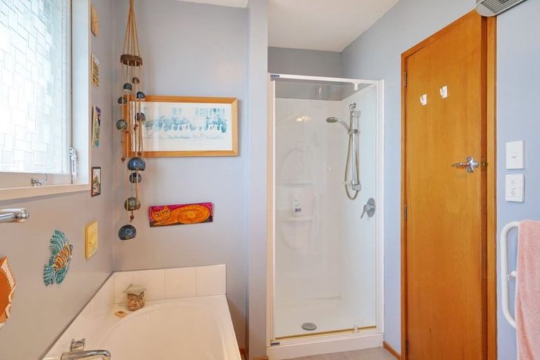 Photo of property in 10 Seadown Crescent, Amberley, 7410