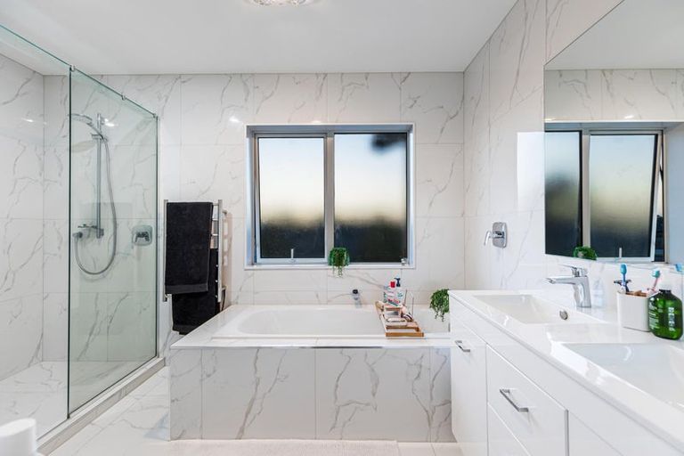 Photo of property in 17 Floyd Road, Riverhead, 0820