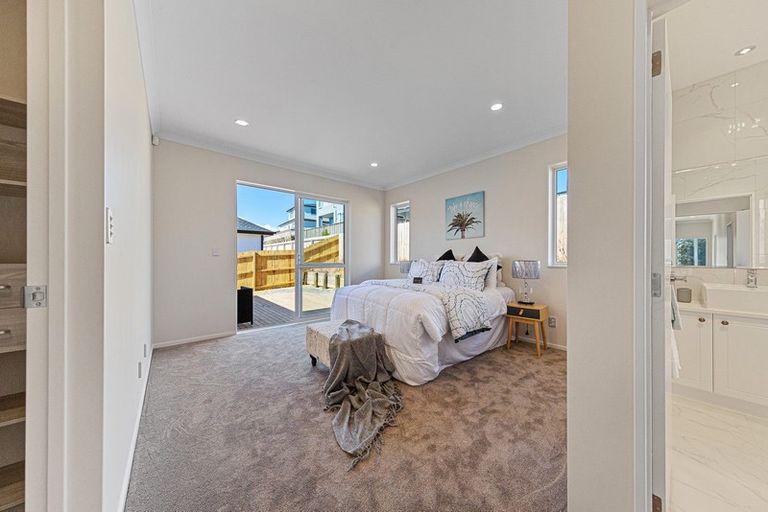 Photo of property in 26 Celestial Crescent, Orewa, 0931