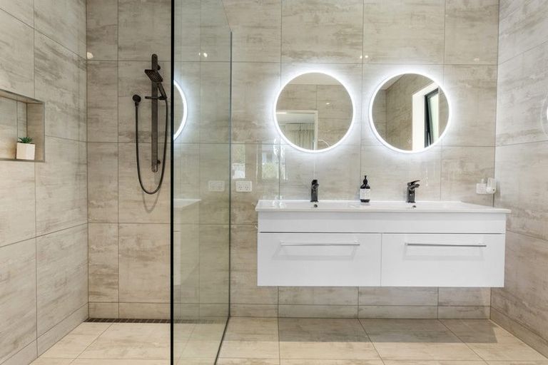 Photo of property in 5 Chatsworth Avenue, Rangiora, 7400