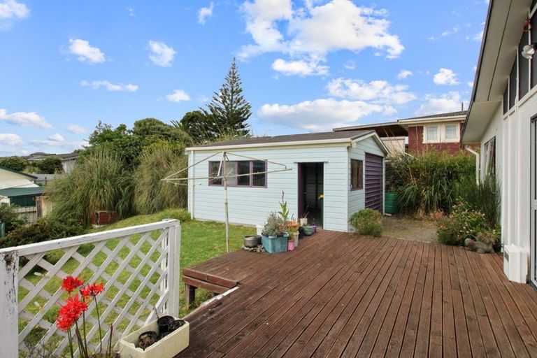 Photo of property in 84 Park Avenue, Waitarere Beach, Levin, 5510