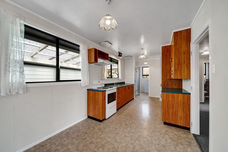 Photo of property in 13 Vancouver Place, Marfell, New Plymouth, 4310