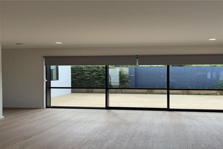 Photo of property in 106c Fisher Parade, Sunnyhills, Auckland, 2010