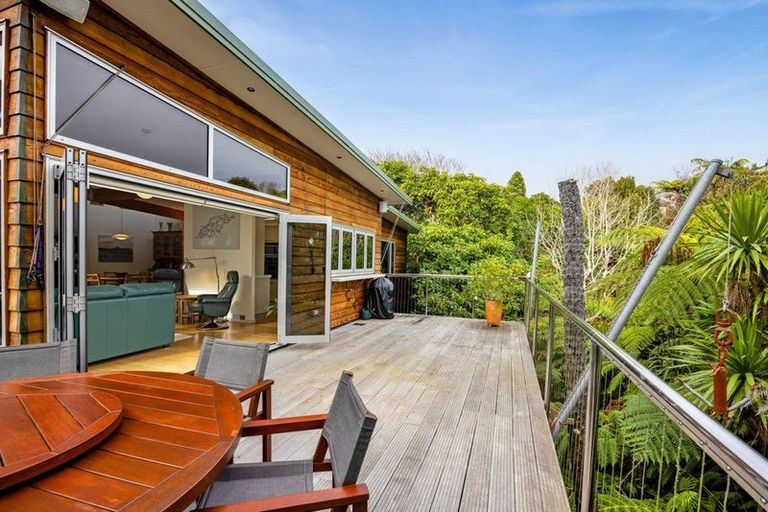 Photo of property in 12 Leatham Avenue, Strandon, New Plymouth, 4312