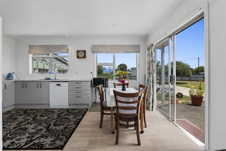 Photo of property in 32 Grey Street, Normanby, Hawera, 4614