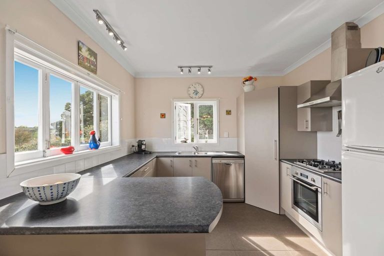 Photo of property in 1093 Waiuku Road, Waiuku, 2681