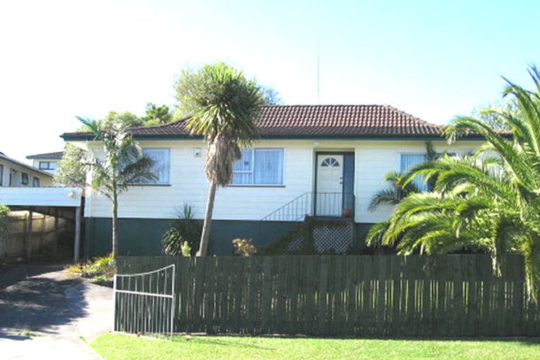 Photo of property in 4 Pahi Place, West Harbour, Auckland, 0618