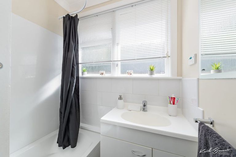 Photo of property in 11 Penguin Grove, Waitangirua, Porirua, 5024