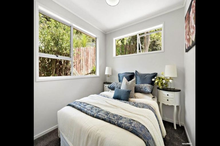 Photo of property in 2/7 Malters Place, Browns Bay, Auckland, 0630