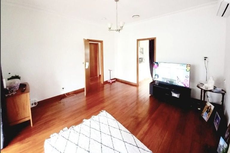 Photo of property in 137 Seabrook Avenue, New Lynn, Auckland, 0600