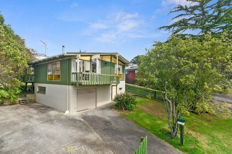 Photo of property in 7 Pakira Avenue, Glendene, Auckland, 0602