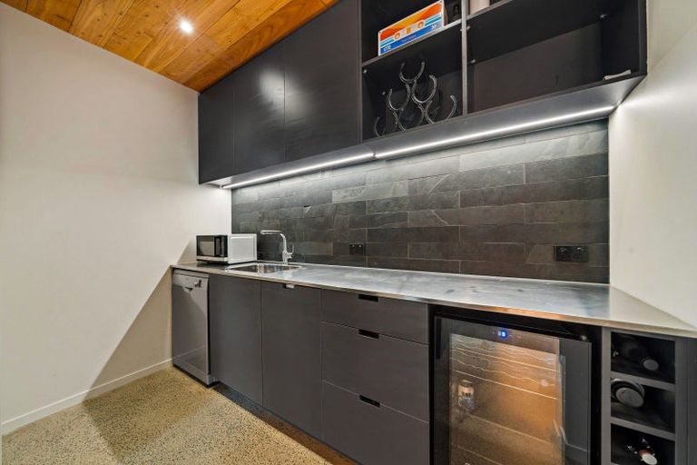 Photo of property in 81 Piha Road, Piha, New Lynn, 0772