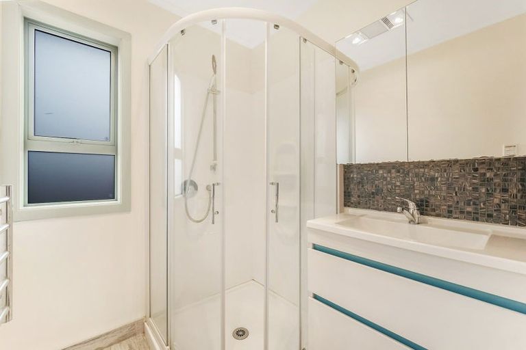 Photo of property in 1/7 Sunburst Street, Papakura, 2110