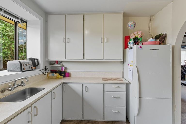 Photo of property in 12 Harkness Place, Avonhead, Christchurch, 8042