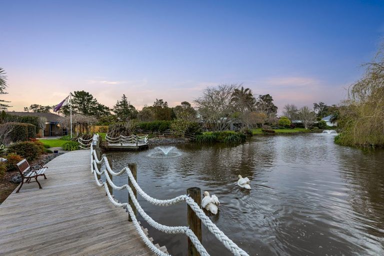 Photo of property in 41 Whangaparaoa Road, Red Beach, 0932