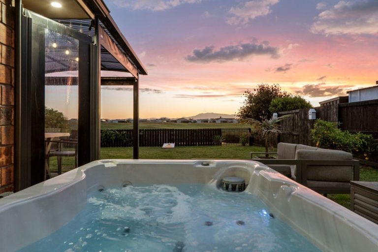 Photo of property in 21 Nicole Place, Papamoa Beach, Papamoa, 3118