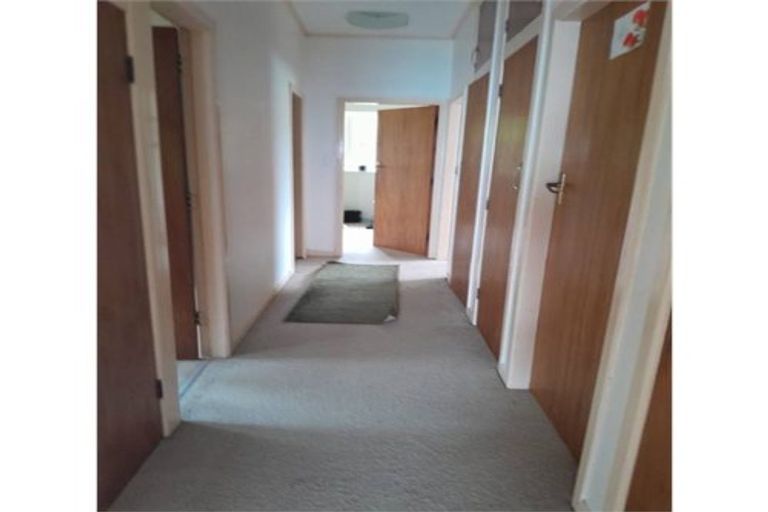 Photo of property in 37 Milne Terrace, Island Bay, Wellington, 6023