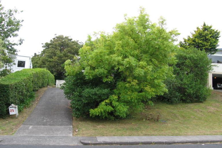 Photo of property in 25 Blakeborough Drive, Forrest Hill, Auckland, 0620